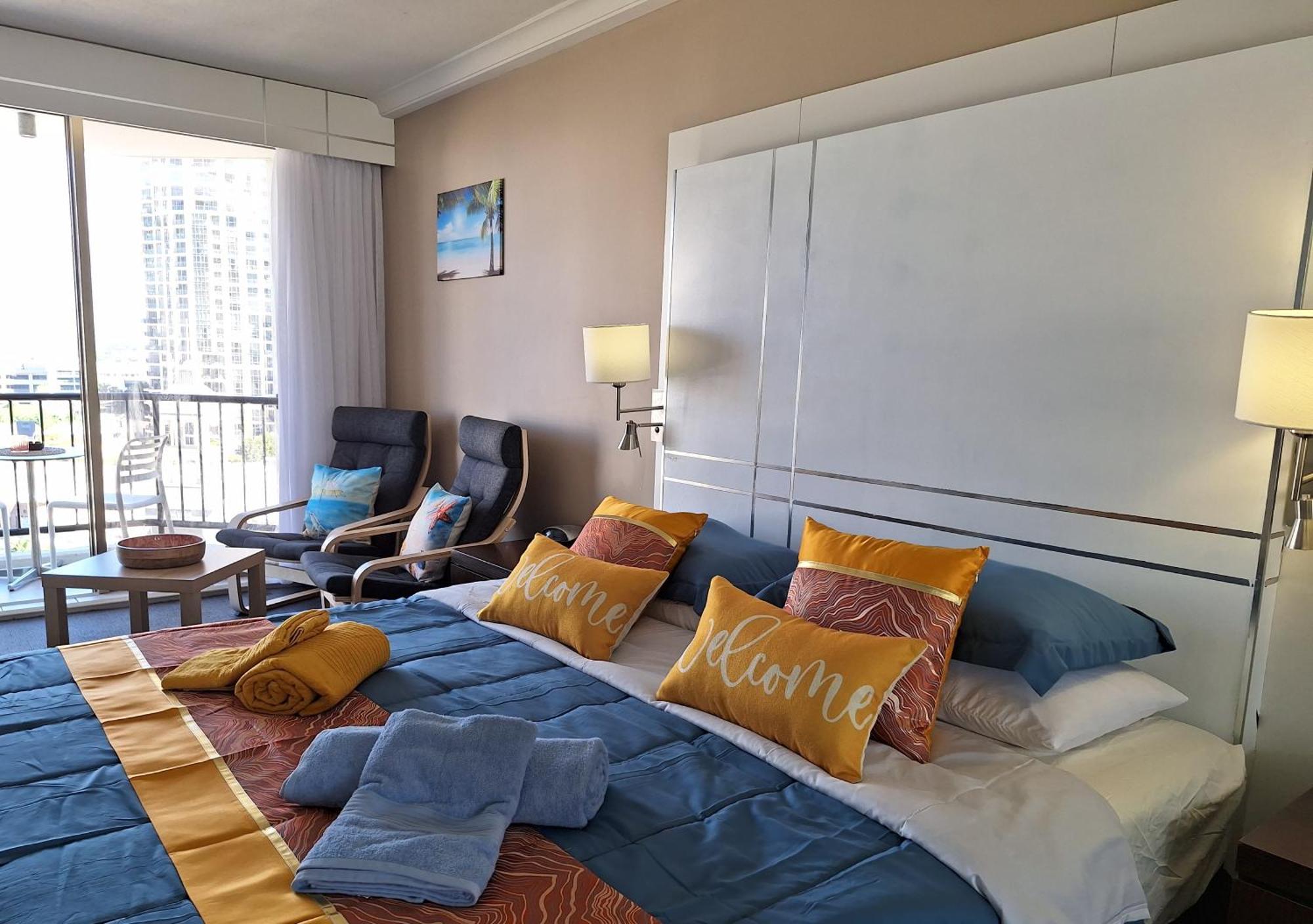 Mantra View 1016 Apartment