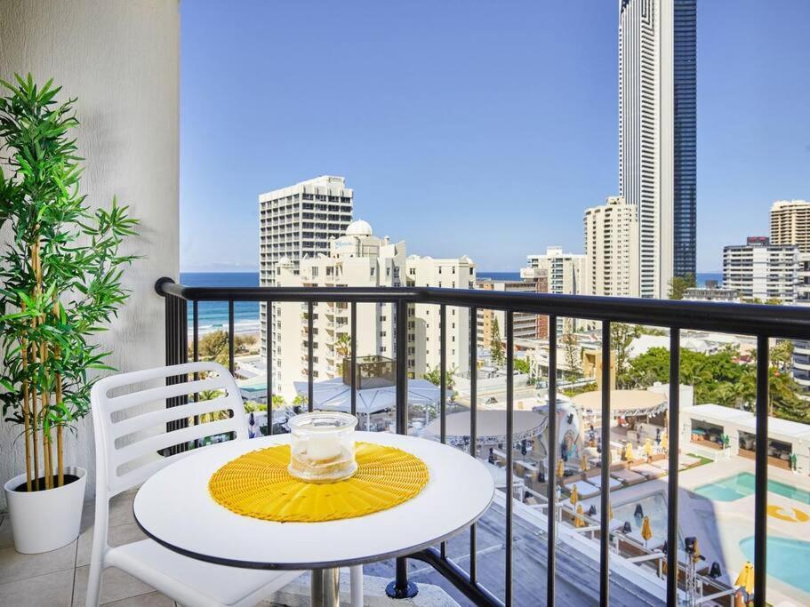 Mantra View 1016 Apartment *