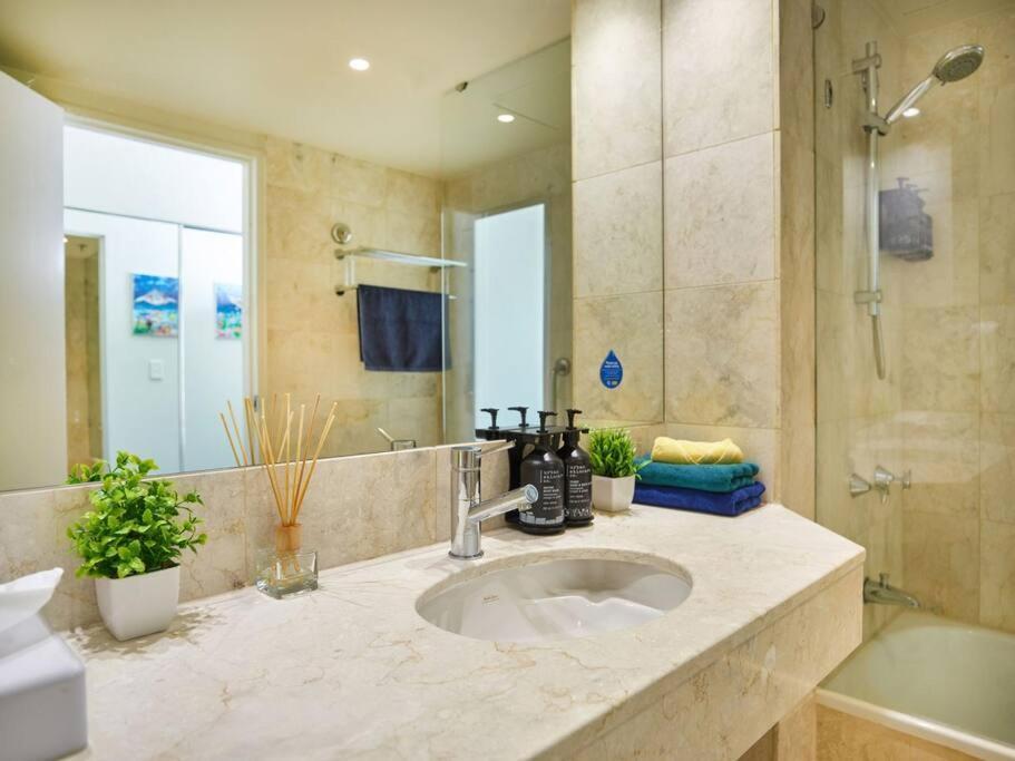 Mantra View 1016 Gold Coast