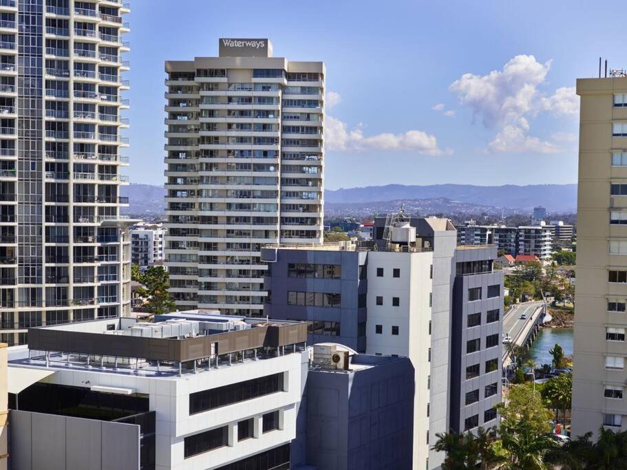 Apartment Mantra View 1016